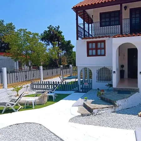 Karma Seaside Maison Сasa de vacaciones